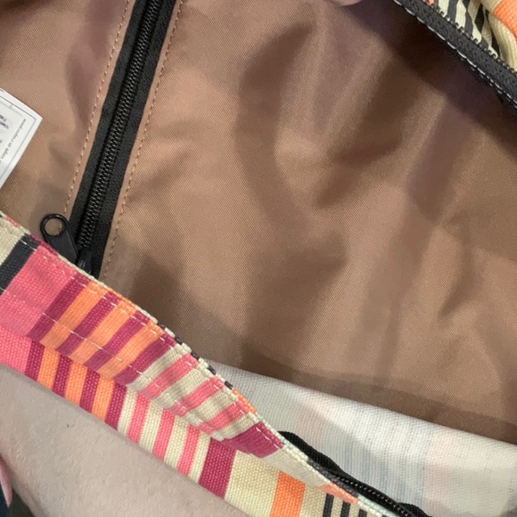 Kavu Striped Colorful Rope Bag with Wallet - Picture 3 of 11
